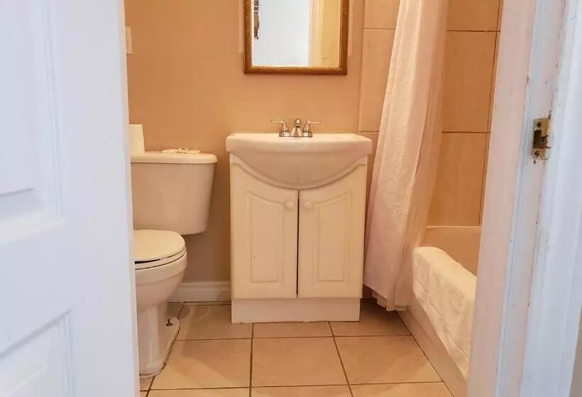 Hotelli Regency Inn & Suites