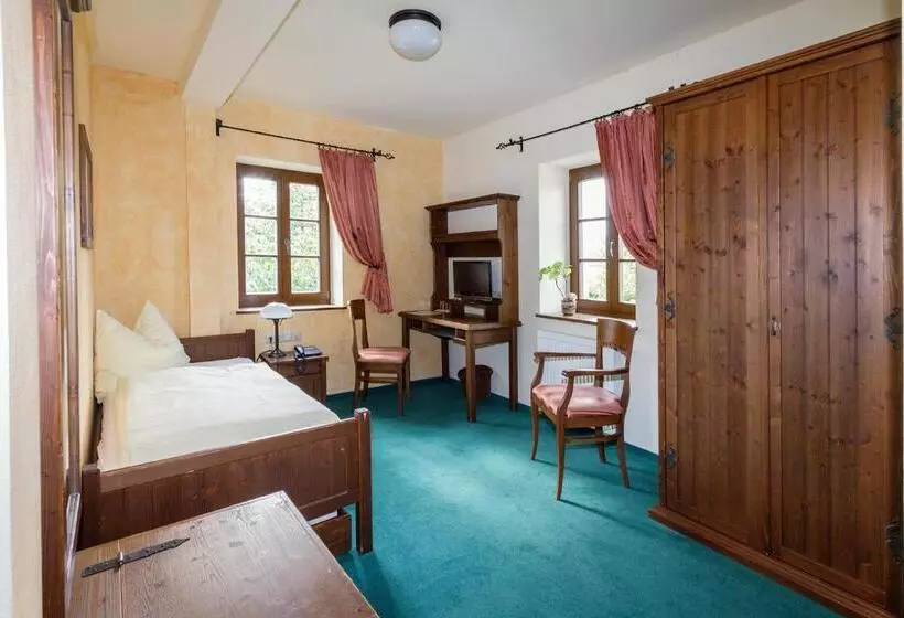 Hotelli Burgschänke & Herberge Goldener Löwe