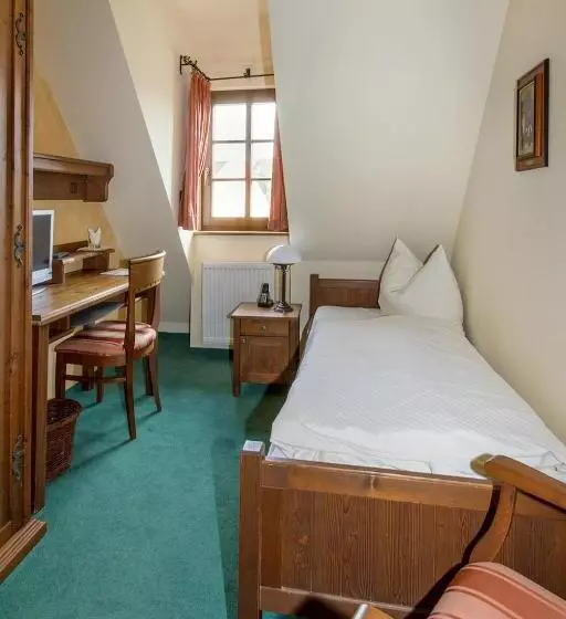 Hotelli Burgschänke & Herberge Goldener Löwe