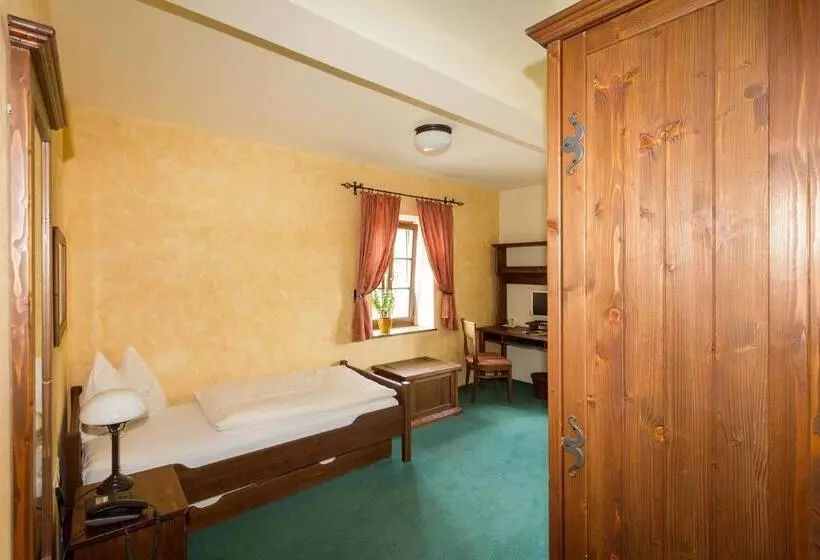 Hotelli Burgschänke & Herberge Goldener Löwe