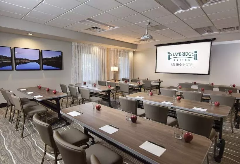 ホテル Staybridge Suites   Wisconsin Dells   Lake Delton, An Ihg