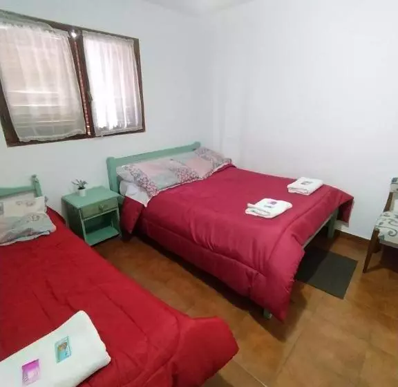 پانسیون Hostal Tilian