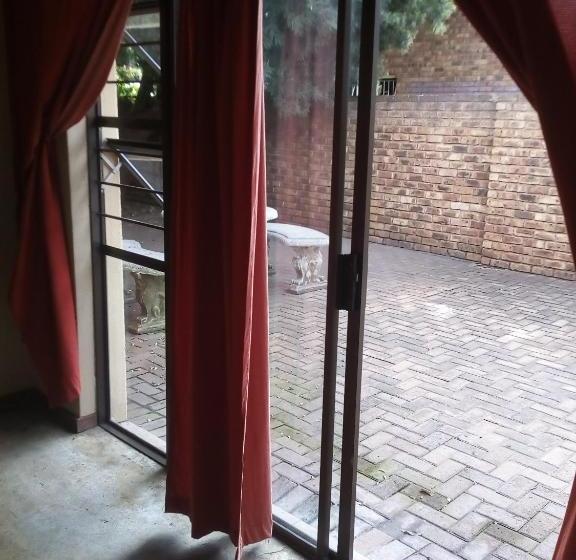 住宿加早餐 Woodpecker Guesthouse Middelburg Mpumalanga