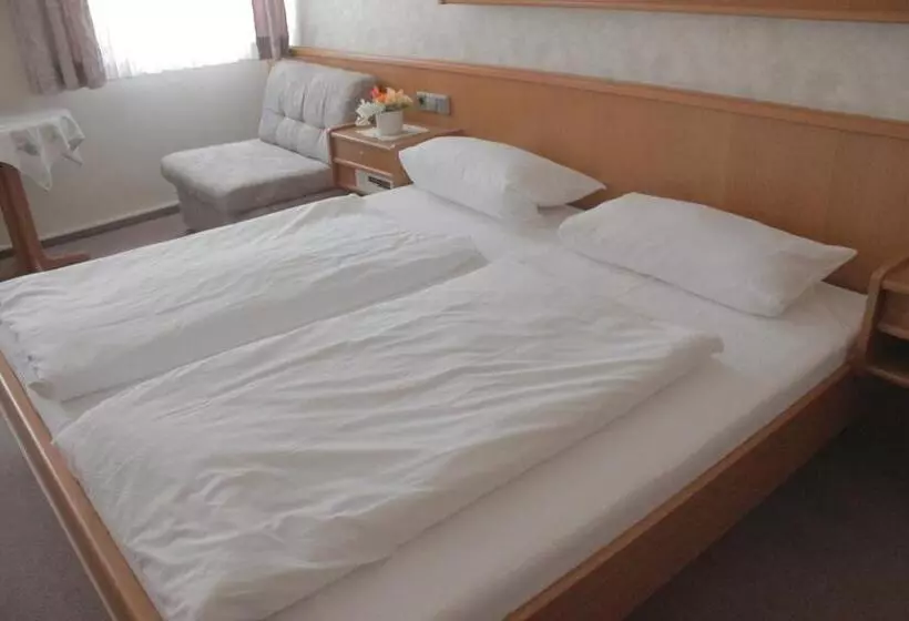 ユースホステル Gasthof Rose