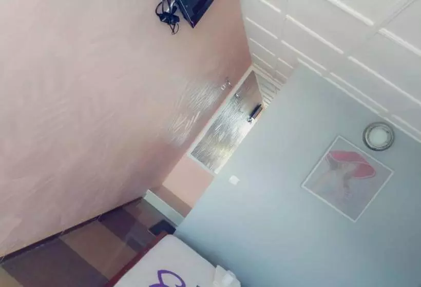 هتل Bis
