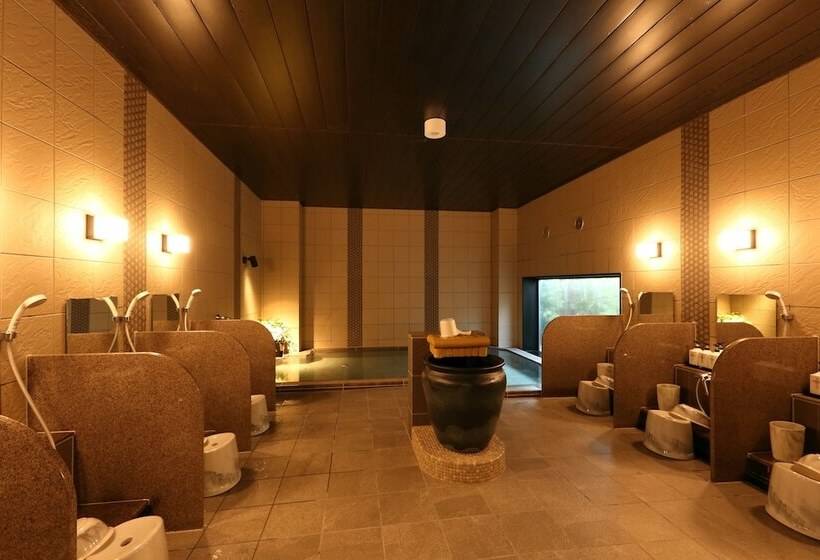 Отель Route Inn Shinshiro