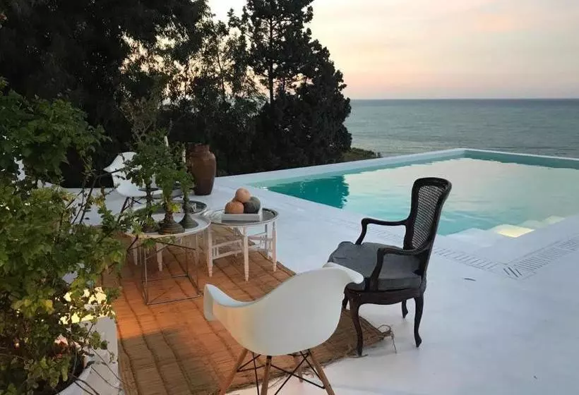 پانسیون Kahina Villa