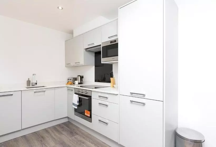 Reading Kings Road Lodge By Creatick Apartments