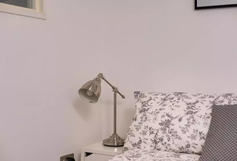 Reading Kings Road Lodge By Creatick Apartments