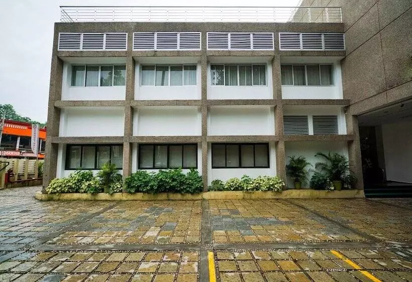 Super Hotel O Mookkannoor Tourist Home