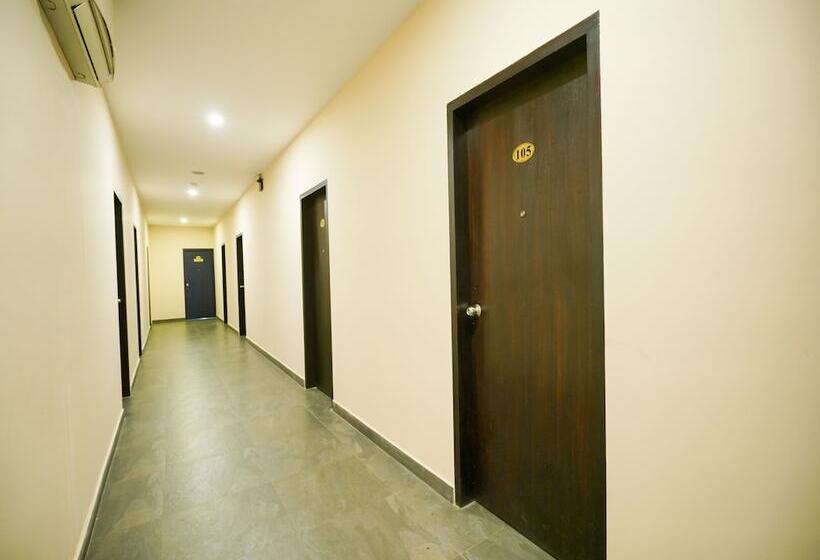 Super Hotel O Mookkannoor Tourist Home