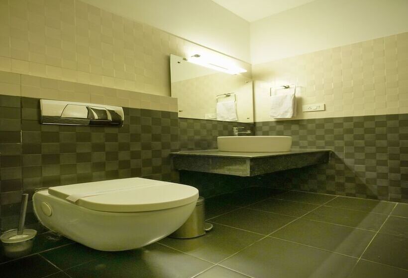 Super Hotel O Mookkannoor Tourist Home