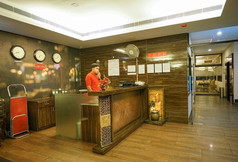 Super Hotel O Mookkannoor Tourist Home