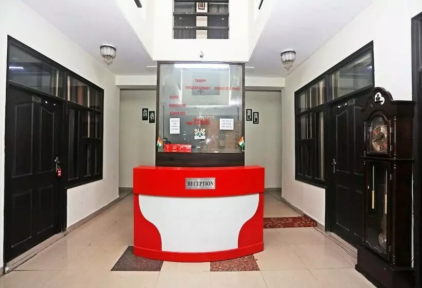Hotelli Collection O 19472 Highway Regency