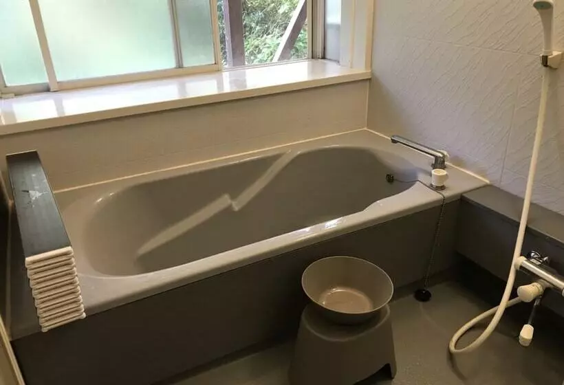 ペンション Guesthouse Lahar  Hostel