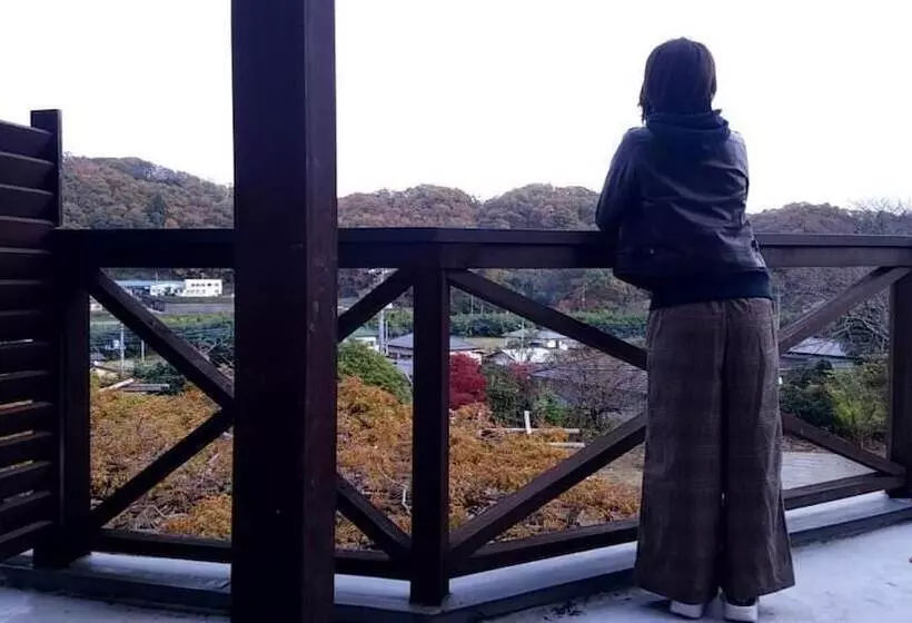 ペンション Guesthouse Lahar  Hostel