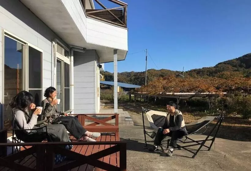 ペンション Guesthouse Lahar  Hostel