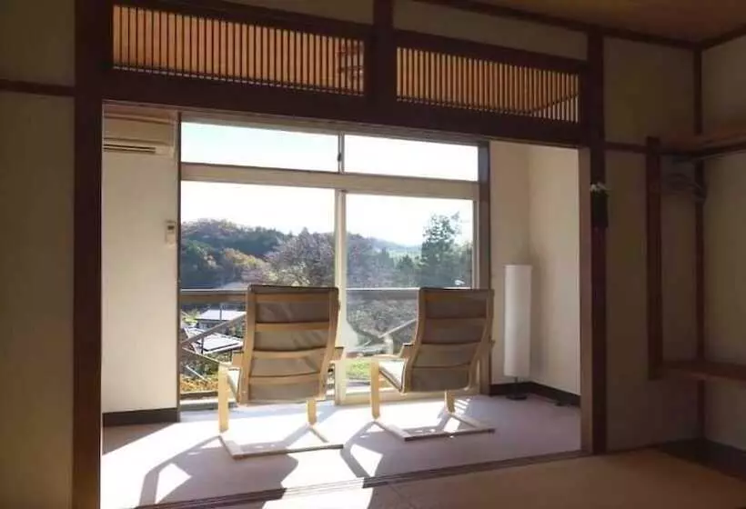 ペンション Guesthouse Lahar  Hostel