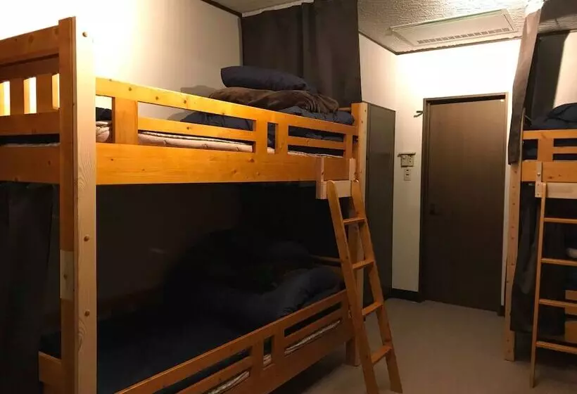 ペンション Guesthouse Lahar  Hostel