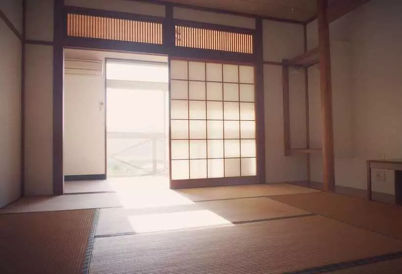 ペンション Guesthouse Lahar  Hostel