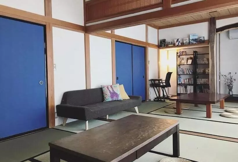 ペンション Guesthouse Lahar  Hostel