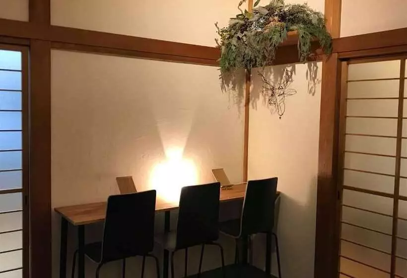 ペンション Guesthouse Lahar  Hostel