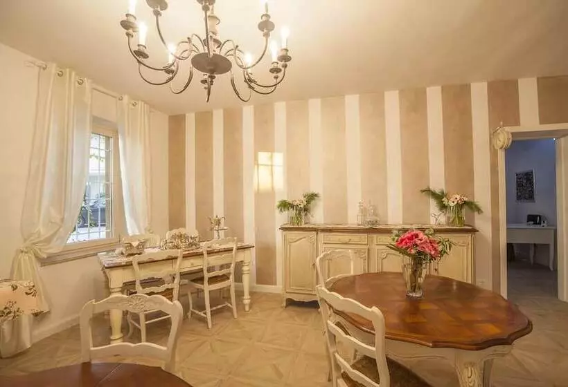 Aamiaismajoitus (B&B) Garda Relais Antica Romelia