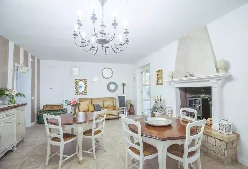 Aamiaismajoitus (B&B) Garda Relais Antica Romelia