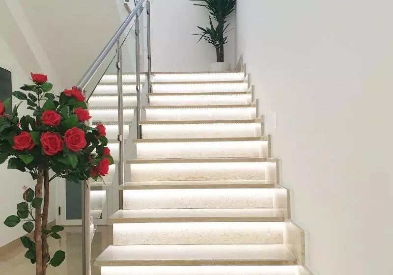 ベッドアンドブレックファースト Pomodoro Bed