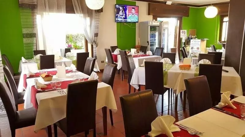 ベッドアンドブレックファースト Pomodoro Bed