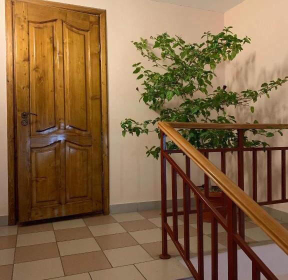 هتل Inn On Zhytomyrska