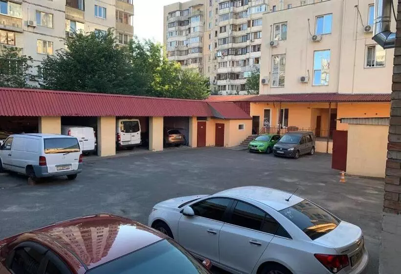 هتل Inn On Zhytomyrska