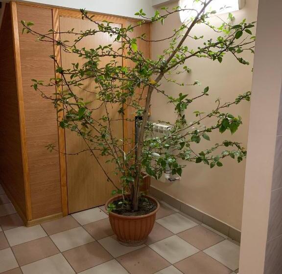 هتل Inn On Zhytomyrska