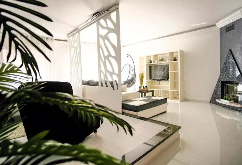 Hotelli Préstige Holidays Alojamentos