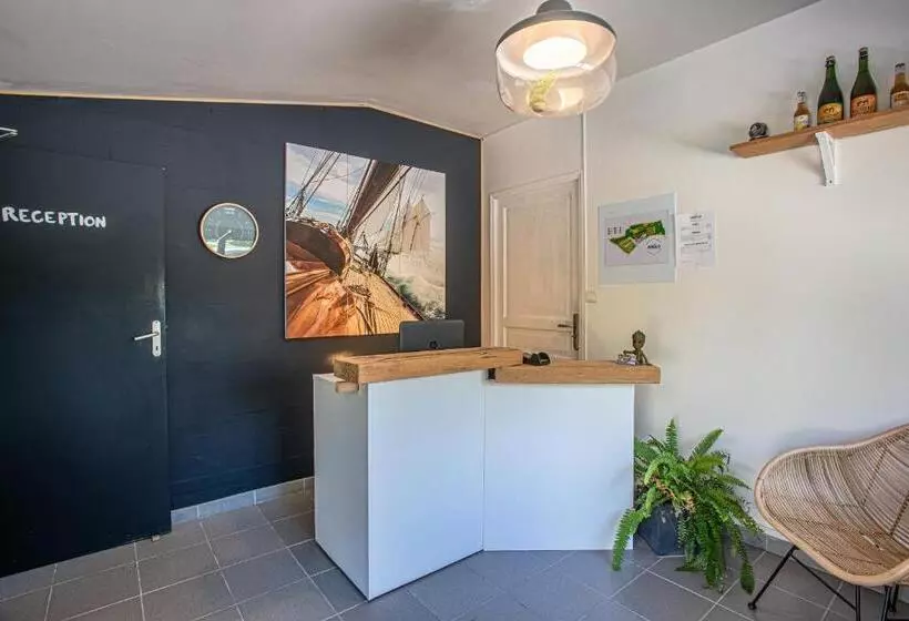 ホテル Hôtel Naéco Audierne