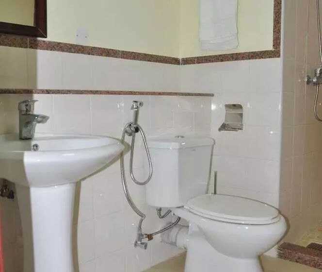 هتل Luwa Evergreen