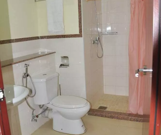 هتل Luwa Evergreen