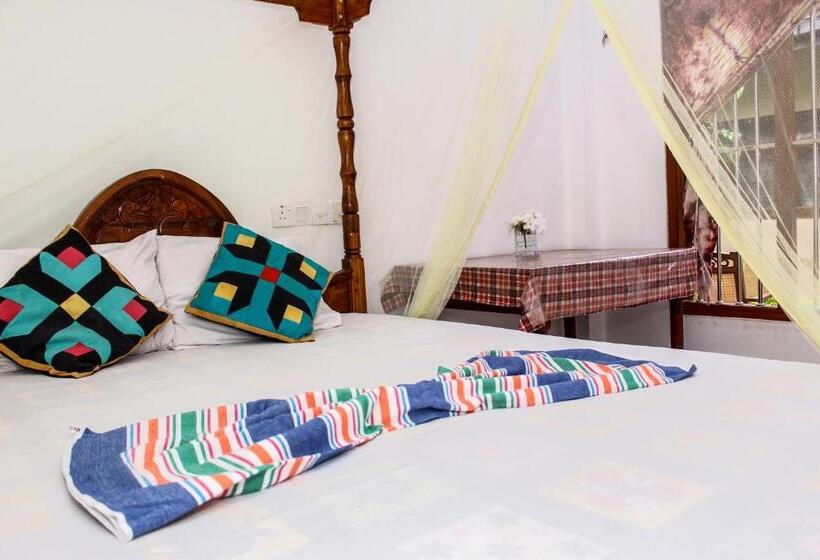 Pension Lilac Garden Mirissa