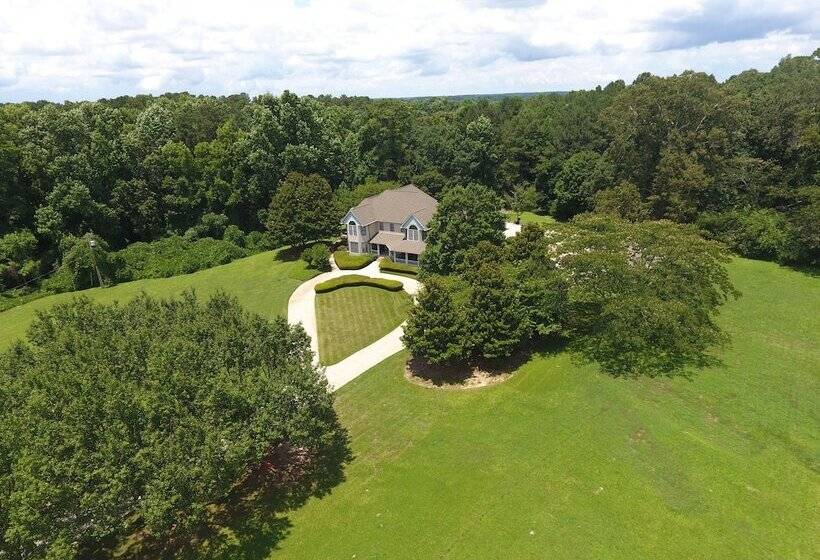 Pleasanton Courtyard Bed And Breakfast