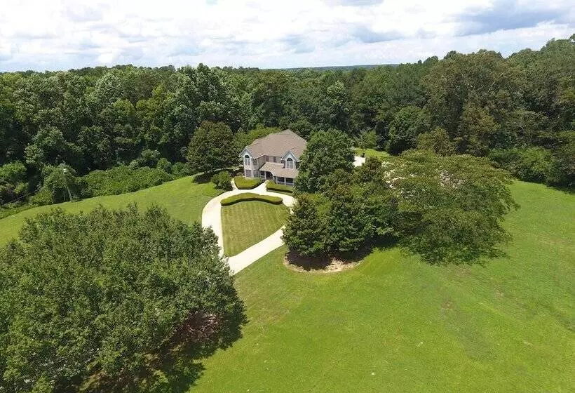 Pleasanton Courtyard Bed And Breakfast