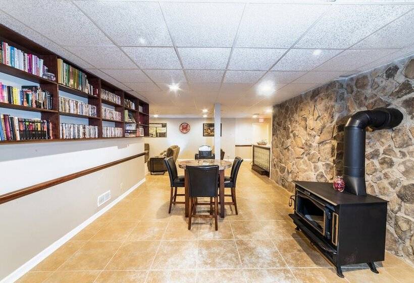 Pleasanton Courtyard Bed And Breakfast