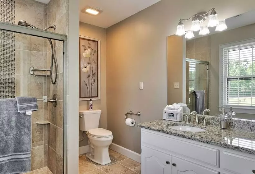 Pleasanton Courtyard Bed And Breakfast