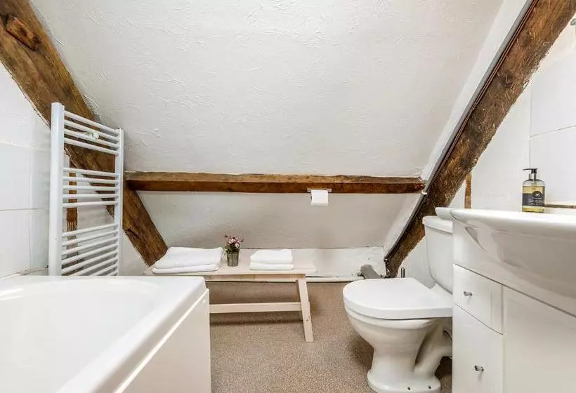 Kidwelly Farmhouse B&b