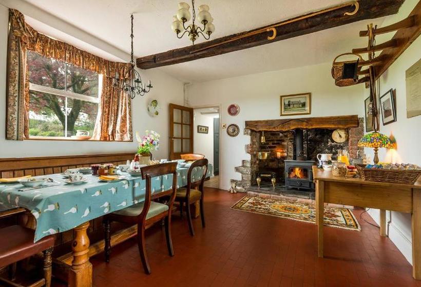 Kidwelly Farmhouse B&b