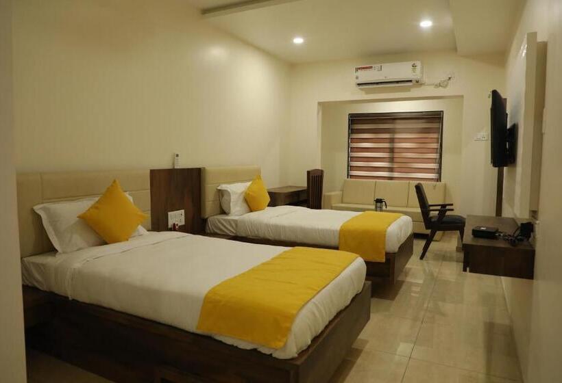 هتل Balaji Palace