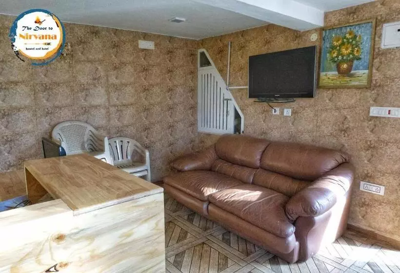 The Door To Nirvana Backpackers Hostel Kotagiri