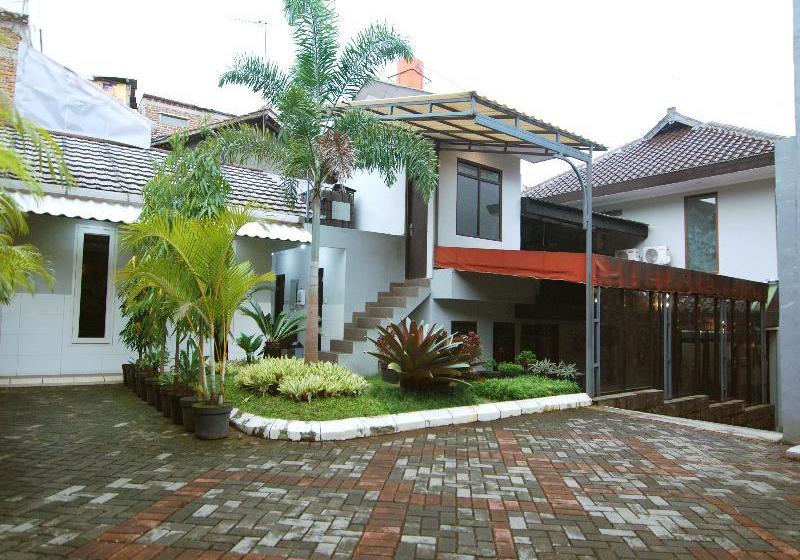 Hotel Oyo 202 Kuwera Inn