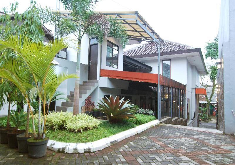 Hotel Oyo 202 Kuwera Inn