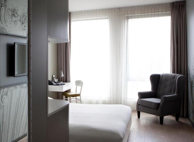 Skotel Amsterdam, Hotelschool The Hague