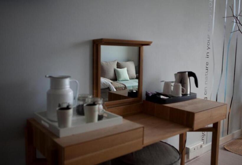 Skotel Amsterdam, Hotelschool The Hague